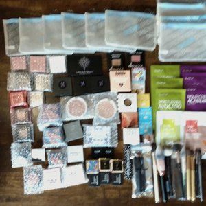 NEW 75 Piece Ipsy Makeup Bundle With Bags, Brushes, Masks & More
